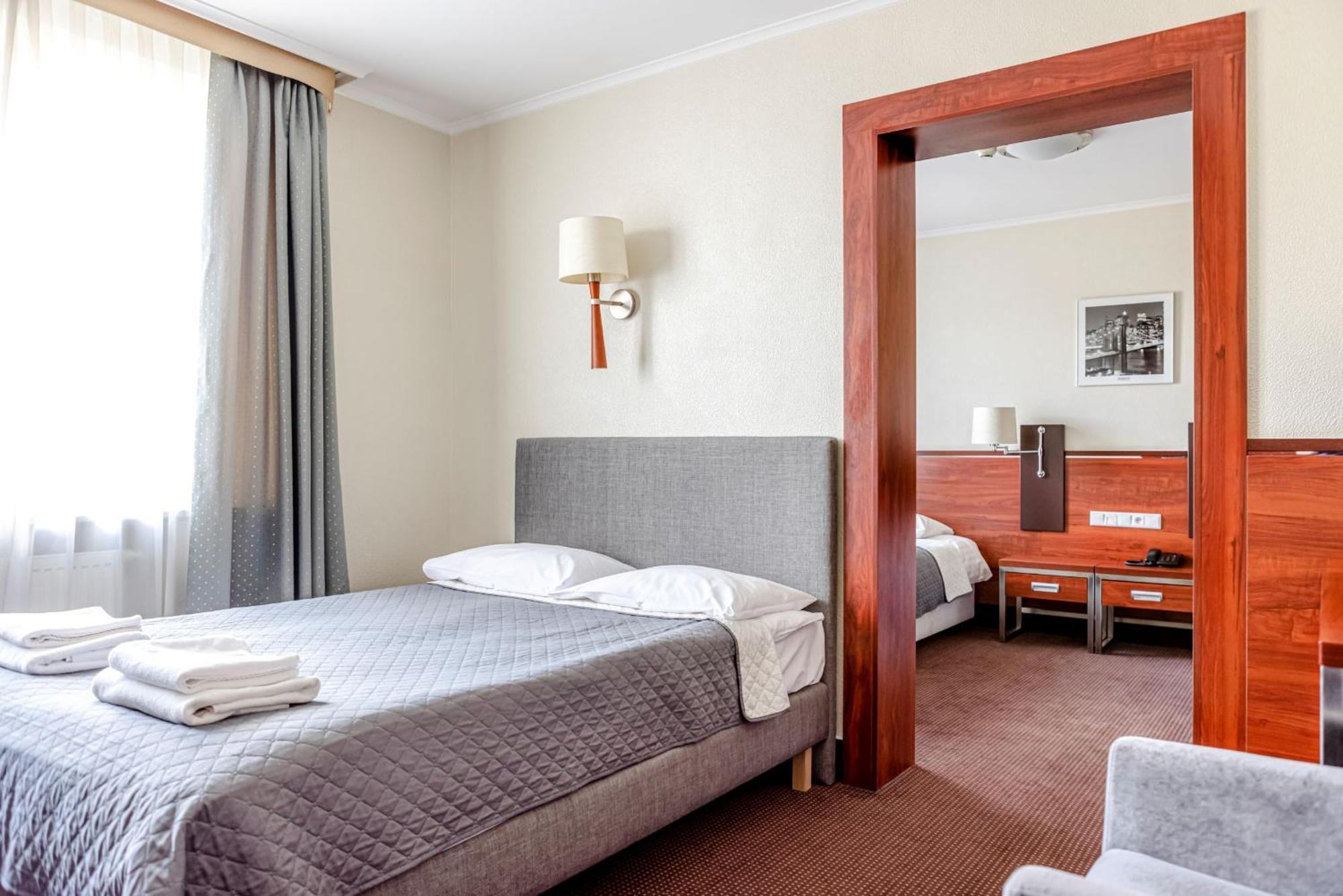 Hotel Panorama Mszczonów Buitenkant foto